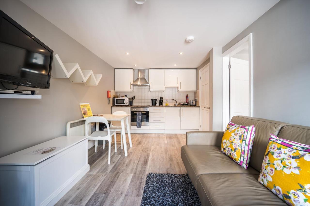Апартаменты Trinity Mews Торки Экстерьер фото
