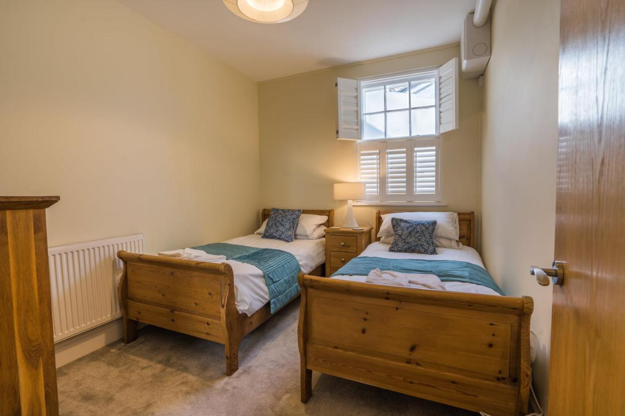Апартаменты Trinity Mews Торки Экстерьер фото