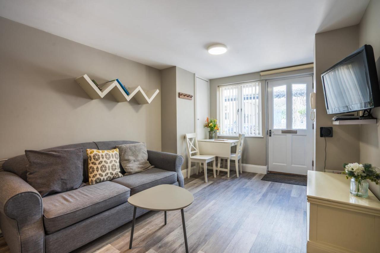 Апартаменты Trinity Mews Торки Экстерьер фото